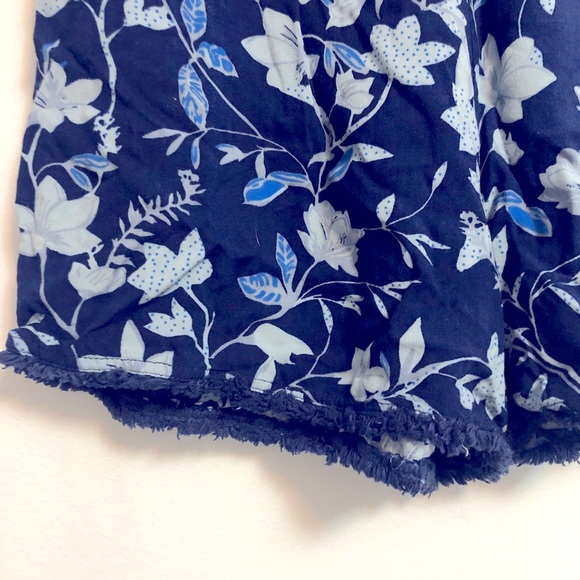 Flower Print Fringe Bottom Shorts (M) - Picture 3 of 7